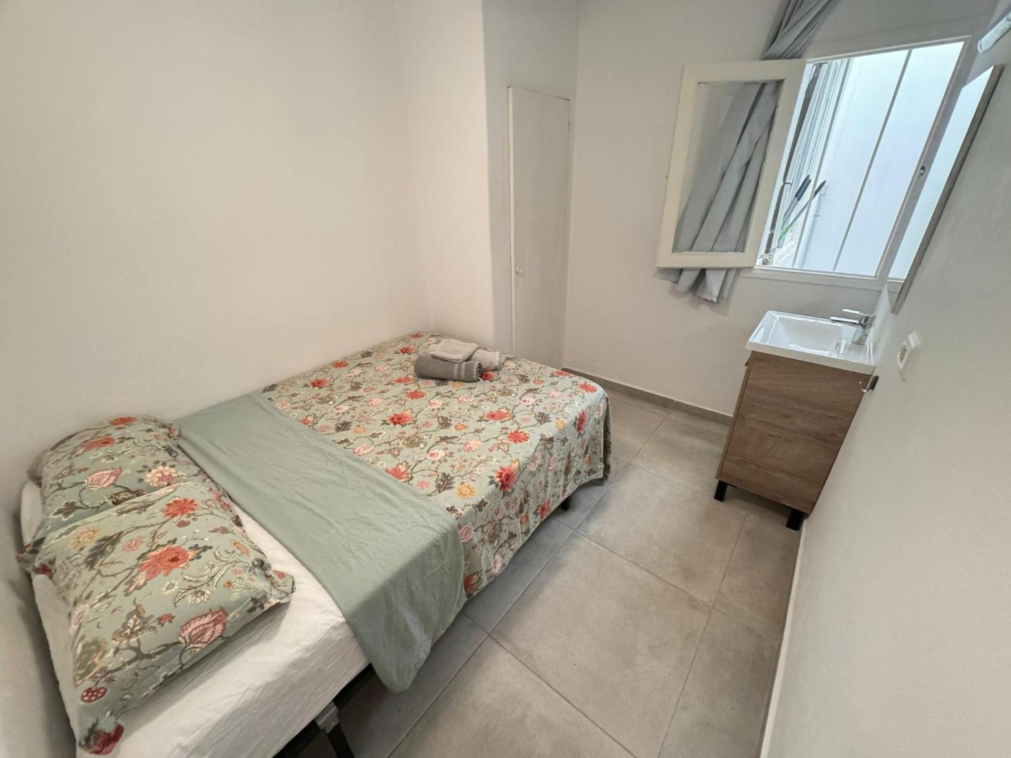 Cisne By Nest Hostel Sant Antoni de Portmany Exterior foto