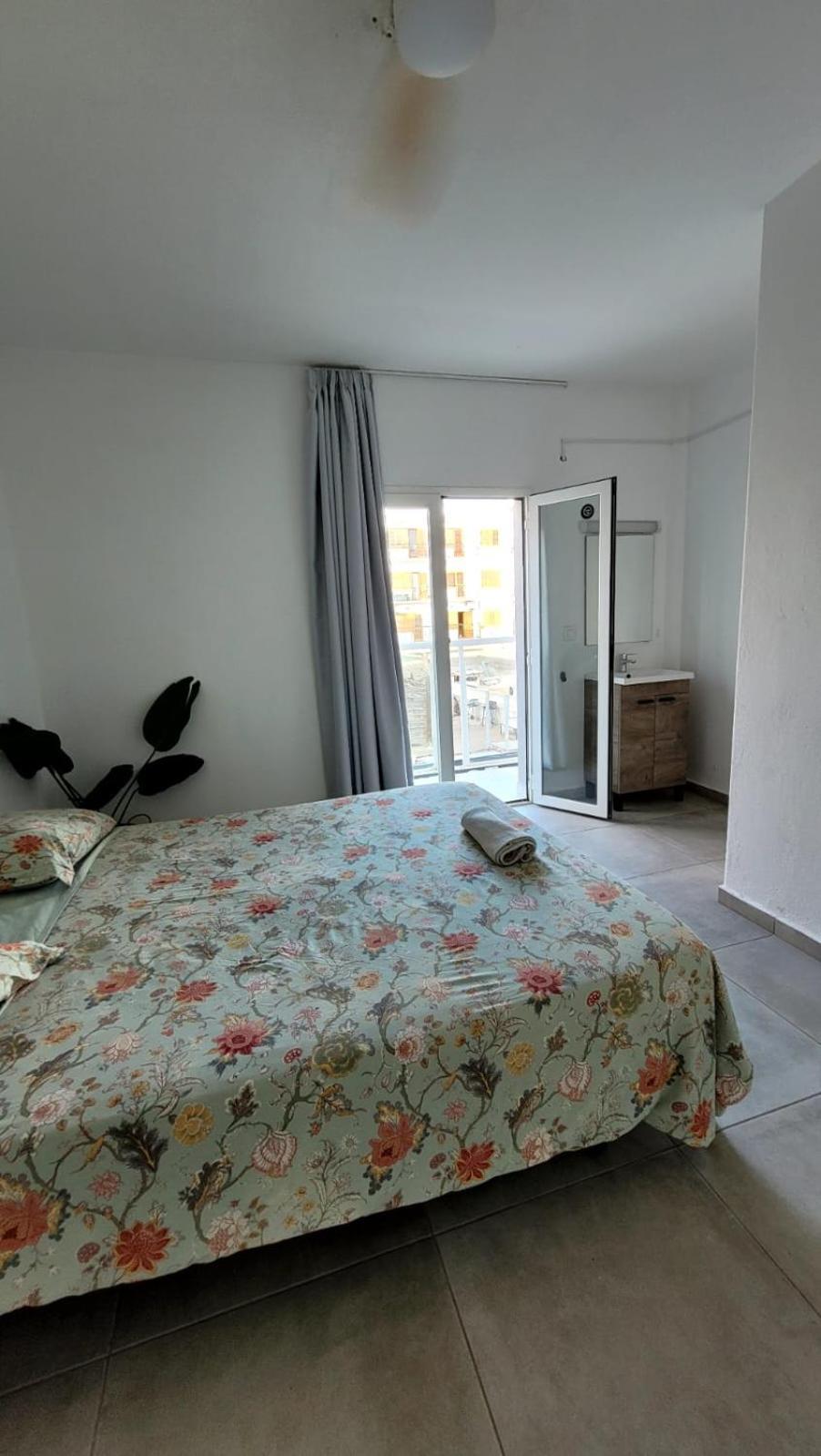 Cisne By Nest Hostel Sant Antoni de Portmany Exterior foto