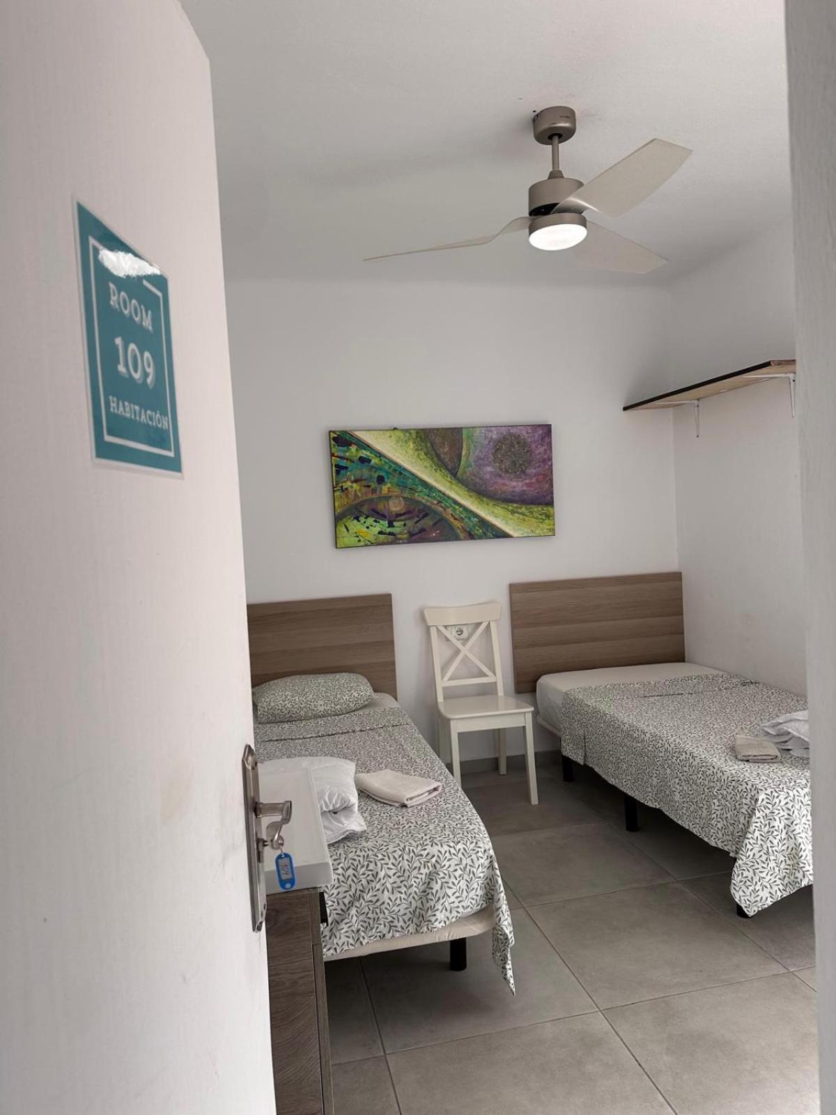 Cisne By Nest Hostel Sant Antoni de Portmany Exterior foto