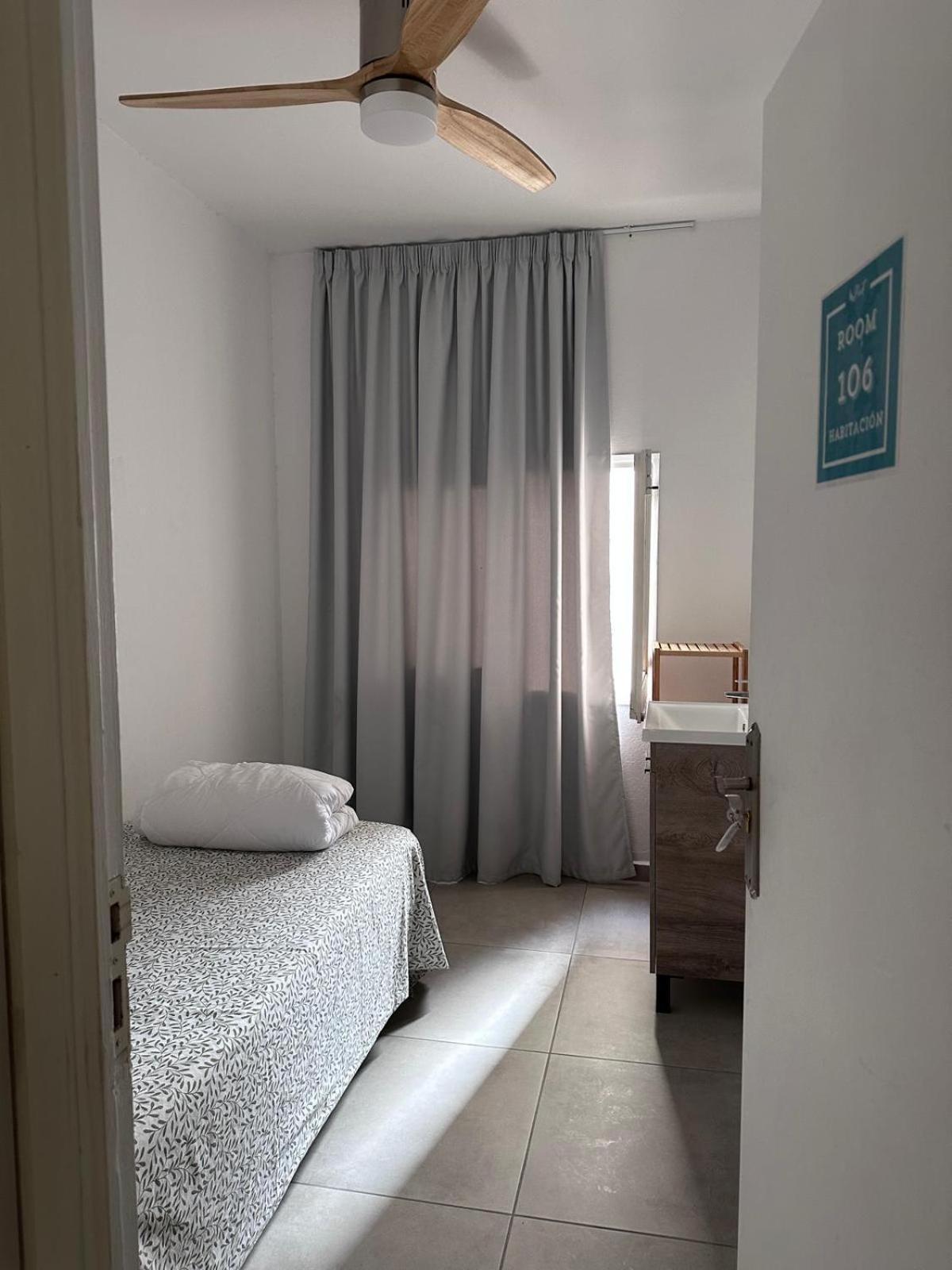Cisne By Nest Hostel Sant Antoni de Portmany Exterior foto